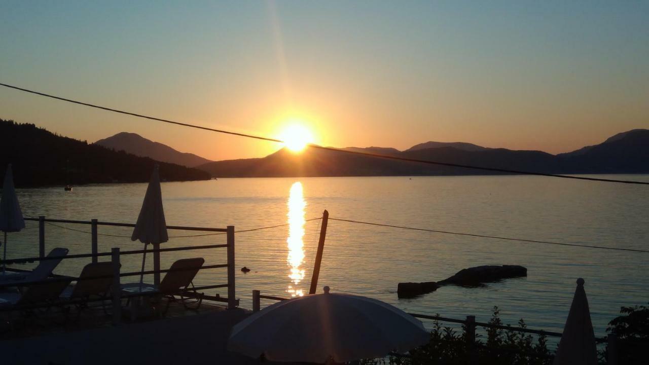 Golden Sunset Hotel Mpoukaris Exterior photo